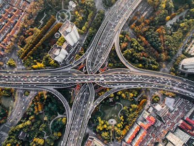 Planificación de trayectorias con difusión para intersecciones sin semáforos