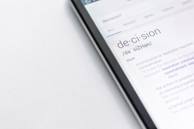¿La automatización de respuestas por correo electrónico de IA ayuda con la toma de decisiones?