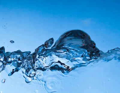 Protege marcas de agua con selección aleatoria de claves