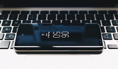 Aprovecha el descuento de $450 en este combo de laptop y tablet 2 en 1 Samsung