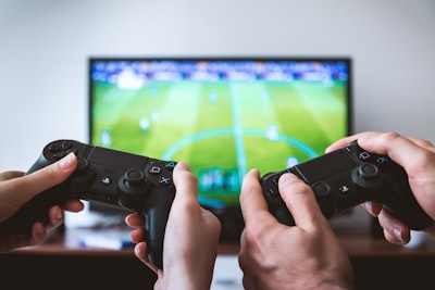 Juegos de Markov de suma cero offline con regularización KL