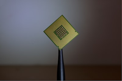 Caracterización y optimización de inferencia LLM con SME en CPU