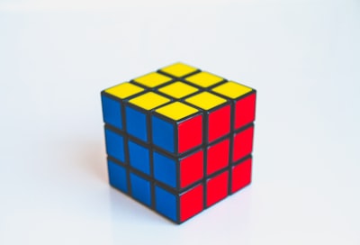 Comprensión contrastiva con experimentos equilibrados