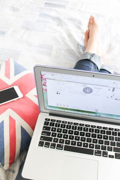 Hacker británico deberá reembolsar £4 millones por piratear cuentas de celebridades en Twitter