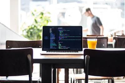 Beneficios clave de la externalización de servicios de programación para tu negocio