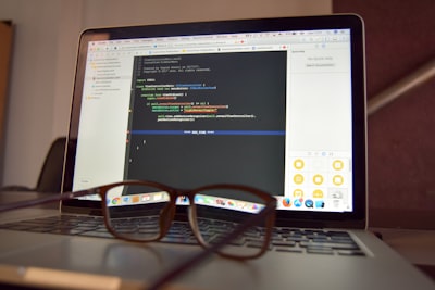 ¿Cómo el software web personalizado favorece el trabajo remoto sostenible?