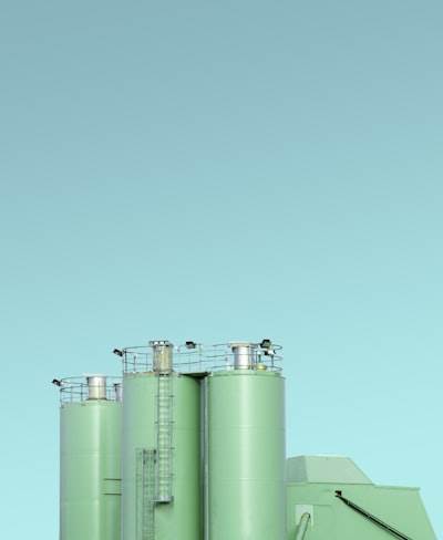 Minimization of Carbon Footprint through Dynamic Optimization of Green Hydrogen Electrolysis Parameters