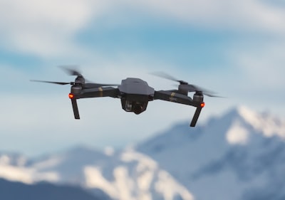 Navegación de drones con inteligencia artificial y modelos del mundo