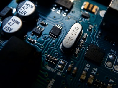 ¿Impacta la IA en la protección de datos en la creación comercial?