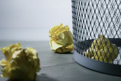 Cómo la IA en análisis de llamadas reduce el desperdicio y optimiza recursos