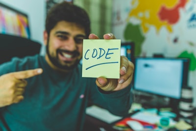 Socio de codificación con vibra certificada para startups