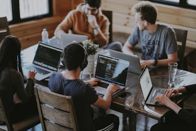 Intranet para equipos multinacionales: las mejores opciones en Valladolid