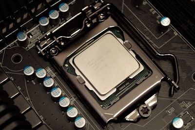 Inferencia LLM sin CPU en GPU y SmartNIC