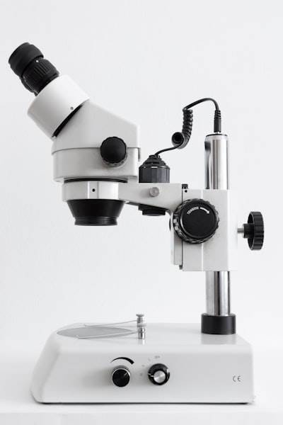 Aprendizaje del Agente de Cadena de Pensamiento Visual en Patología a partir del Comportamiento Diagnóstico de Imágenes de Diapositivas Completas de Expertos