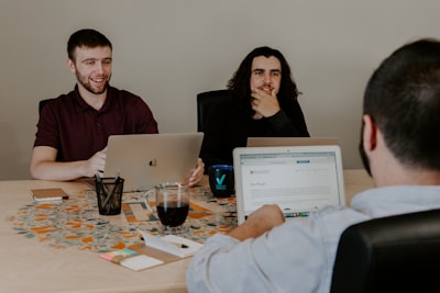 ¿Evoluciona el equipo externalizado con el crecimiento de la empresa?