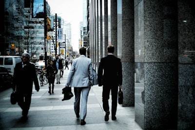 Consideraciones al elegir un socio de servicios de inteligencia empresarial