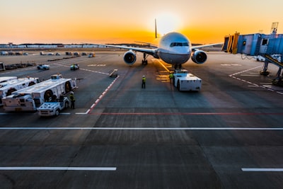 Robustez y verificación de no linealidad en clústeres de aerolíneas