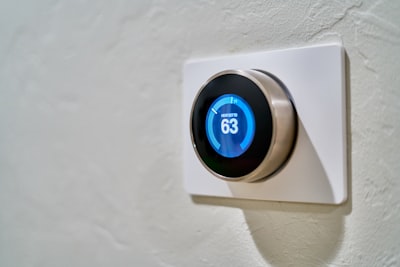 Ahorra dinero y mantén tu casa fresca con IA