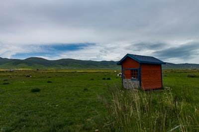 Cómo una estación de radio en la Patagonia mantiene conectada a una ciudad remota