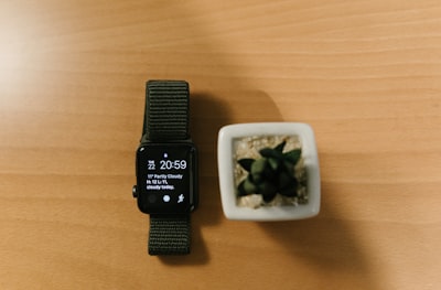 Cómo convertir un smartwatch en un tablero de Asistente de Hogar