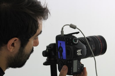 Guía para principiantes del modelo Img-And-Audio2video de Lucataco