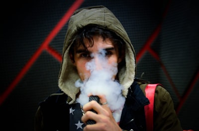 Vapeador de marihuana con IA que te da Bitcoin por fumar