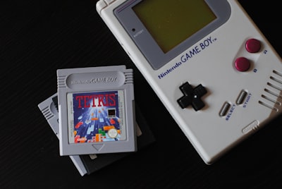 Handheld retro con microcontrolador de bajo costo
