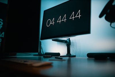 Cómo automatizar la generación de informes del centro de llamadas con conexión a bases de datos/APIs