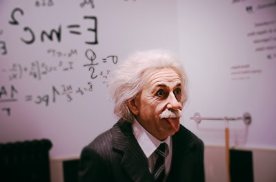 Física, riesgos existenciales y futuros humanos