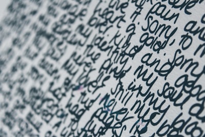 Cómo convertir contenido de inteligencia artificial en texto escrito por humanos