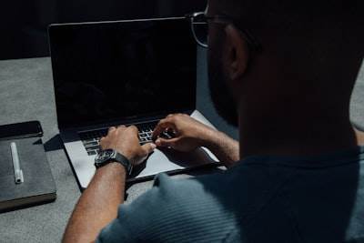 Por qué este CEO de Tecnología no utiliza la IA para revisar las solicitudes de empleo