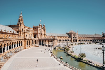 Top 15 empresas para tu GPT personalizado en Sevilla