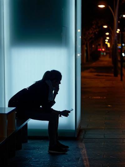 Los usuarios discuten el suicidio con ChatGPT semanalmente