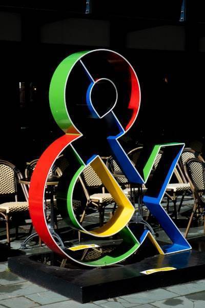 Noticias de la AI: Suncatcher de Google, TEAR de OpenAI, Apple y Gemini, Vidu Q2, y más