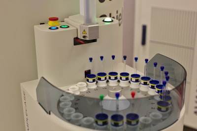 High-Resolution Ultrasonic Microfluidic Vortex Generation for Targeted Drug Delivery