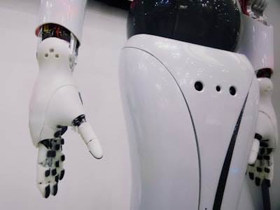 Dándole auto-duda a los robots