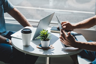 Beneficios de tener un socio tecnológico para las empresas