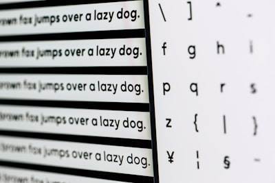 Una interfaz de búsqueda de registros Datadog con lenguaje natural