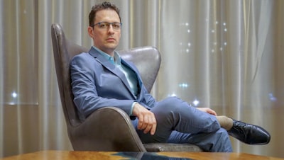 CEO inunda recurso compartido con contenido obsceno y pide ayuda tras eliminarlo