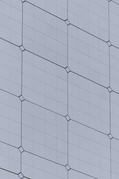 Construye una cuadrícula Bento receptiva con Tailwind CSS.