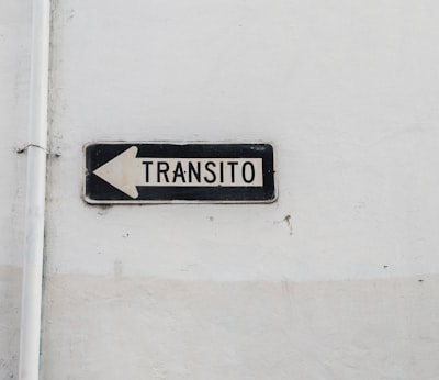 TransVLM: Marco de visión-lenguaje para detectar cualquier transición de plano