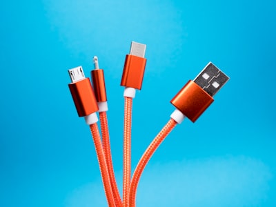 La tecnología que prometió acabar con los cables USB hace 20 años