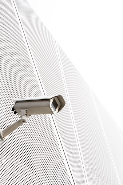 Cámara de seguridad solar Aosu de 2K en pack de 2 unidades a $170