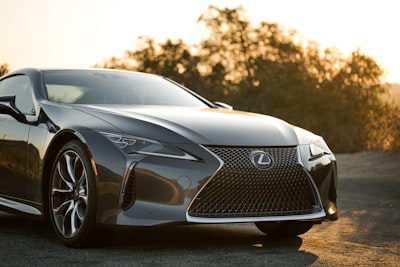 Este sedán coreano es miles más barato que el Lexus IS—y en realidad es el mejor coche