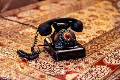 Encuentra soluciones de telefonía de IA para empresas en Madrid