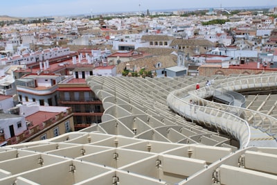 Socio oficial de IA en Sevilla con 15+ años de experiencia