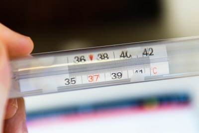 Comparativa de costos: 10 PB de datos fríos en la nube vs cinta en 20 años