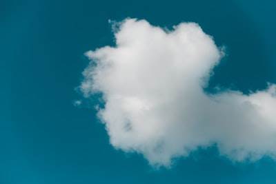 Cómo la IA revoluciona la optimización de costos en la nube: ahorra un 30-60%