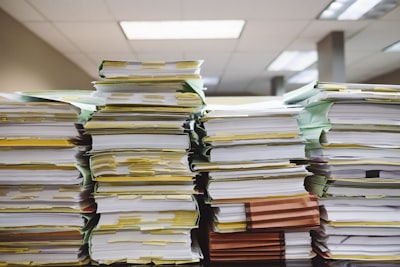 ¿La automatización en gestión de documentos legales ahorra costos y tiempo?