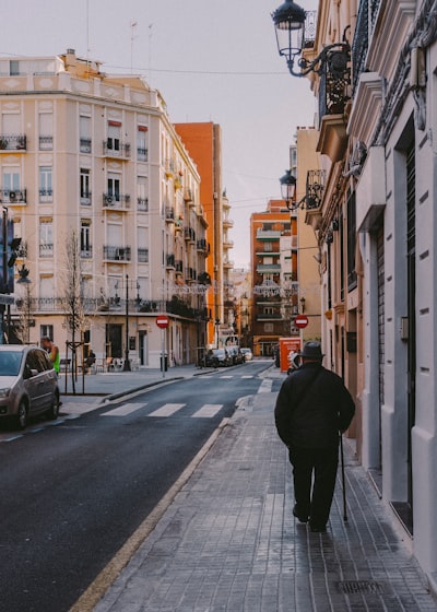 Chatbot IA para socios comerciales en Valencia con 15+ años de experiencia